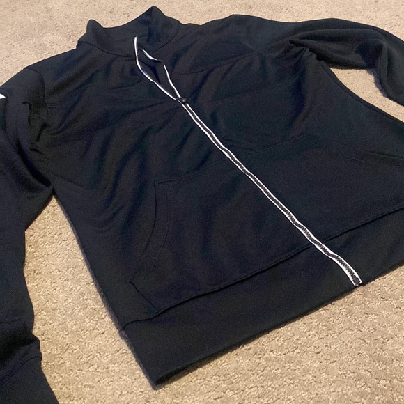 Women’s Under Armour Zip Up - Picture 3 of 4
